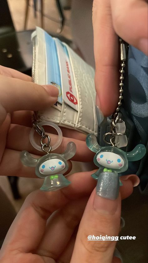 Sanrio Phone Charm, Backpack Keychains Aesthetic, Keychains Aesthetic, Sanrio Phone, Cute Keychains, Matching Keychains, Backpack Keychains, Kawaii Toys, Hello Kitty Items