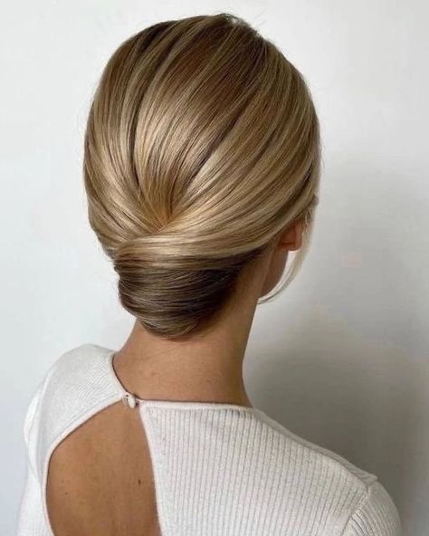 Classic French Roll Hairstyle, Low Bun Covering Ears, Low Bun With Bow, Hairstyle For Gala Night, Classy Wedding Hairstyles, Classic Wedding Updo, Up Do Wedding Hair, Ponytail For Long Hair, Simple Wedding Updo