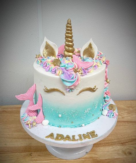 Unicorn Pool Party Cake, Mermicorn Cake Ideas, Mermaid Unicorn Birthday Cake, Unicorn Mermaid Birthday Cake, Unicorn And Mermaid Cake, Mermaid And Unicorn Cake, Unicorn Theme Cake Design, Blue Unicorn Cake, Unicorn Mermaid Cake