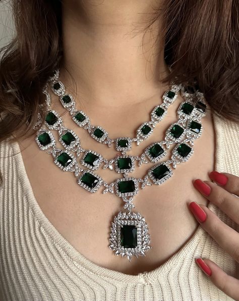 Modern Necklace Design, Bridal Wedding Jewellery, Stylish Jewelry Accessories, Fancy Jewelry Necklace, Pretty Jewelry Necklaces, Necklace Set Indian, Expensive Jewelry Luxury, Fancy Jewellery Designs, Studded Necklace