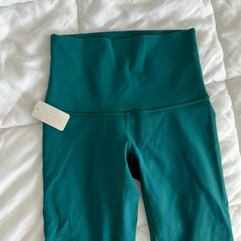 New, Never Worn Lululemon Leggings I’m Not Sure What The Style Is But I Think They Are Wunder Unders Or At Least The Fabric Is Similar To That! They Are Thick & High Quality Lululemon Leggings Colors, Green Lululemon Leggings, Lululemon Collection, Lulu Outfits, Green Lululemon, Dream Ideas, Galaxy Leggings, Family Vacay, Lulu Leggings