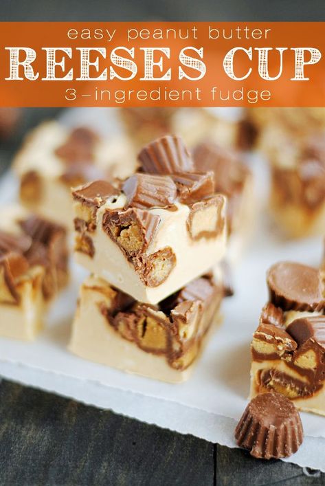 Easy Peanut Butter Reese's Cup Fudge Peanut Butter Cup Fudge, Yummy Candy, Hubble Bubble, Candy Creations, Reeses Cups, Sweets Candy, Chocolate And Peanut Butter, Homemade Candy, Fudge Easy