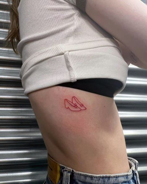 Tin Man Tattoo Ideas, Wicked Tattoo Ideas, Dorothy Tattoo, Yellow Brick Road Tattoo, Ruby Red Slippers Tattoo, Wizard Of Oz Tattoo Quotes, Wizard Of Oz Tattoo Simple, Emerald City Tattoo, The Wizard Of Oz Tattoos