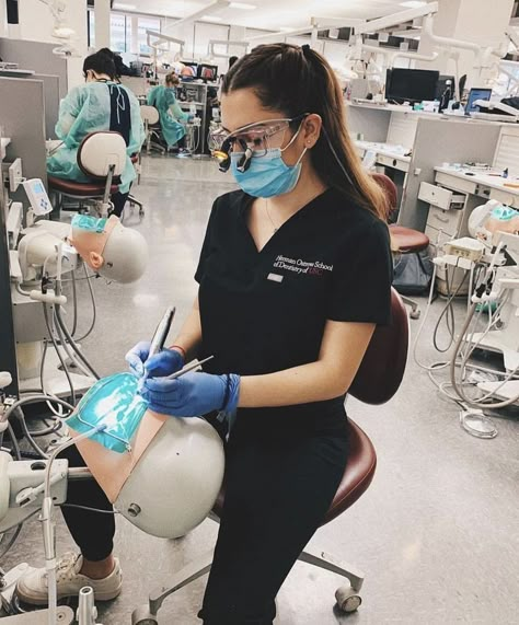 Dentist Career, Dental Hygiene Student, Dental Aesthetics, Dental Photography, Dental Hygiene School, Dentistry Student, Nurse Inspiration, Medical Student Motivation, Nurse Aesthetic