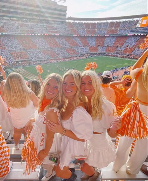 Uconn Game Day Outfit, Utk Game Day Outfit, Utk Game Outfits, Utk Game Day Fits, Tennessee Gameday Outfit, Utk Gameday Outfit, Tennessee Game Day Outfit, Clemson University Campus, Clemson Gameday Outfit