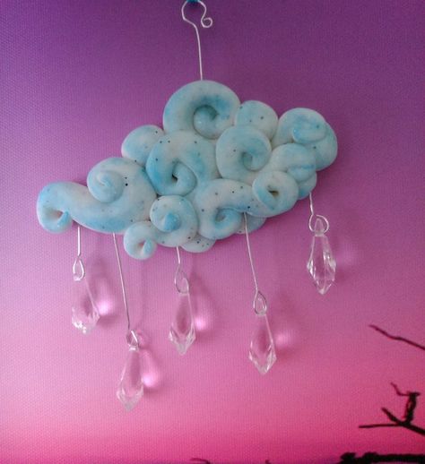 Polymer clay cloud with bead rain drops. Polymer Clay Cloud Tutorial, Polymer Clay Cloud Earrings, Cloud Clay Art, Polymer Clay Suncatcher, Polymer Clay Cloud, Cloud Clay, Clay Cloud, Crystal Wrapping, Cloud Craft