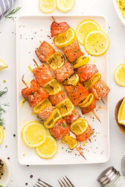 Easy Lemon Salmon Kabobs Salmon Kabobs On The Grill, Grilled Salmon Kabobs, Salmon Kabobs, Salmon Skewers, Party Food Bar, Summer Seafood Recipes, Frozen Salmon, Shish Kebab, Lemon Salmon