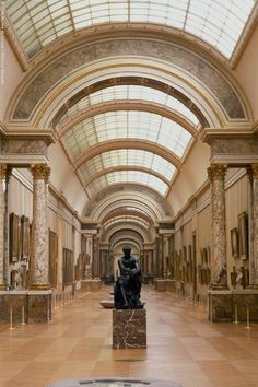 Louvres Architecture, Louvre Museum Interior, Louvre Museum Architecture, Louvre Museum Art, Louvre Aesthetic, Musee Du Louvre, Adam Johnson, Paris Interiors, Parisian Architecture