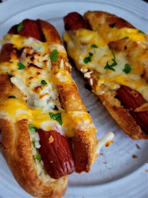 Easy Air Fryer Hot Dogs Air Fryer Hot Dogs, Grilled Cheese Hot Dog, Daily Yum, Fried Hot Dogs, Hot Dogs Recipes, Best Air Fryer, Random Recipes, Air Fried Food, Beef Hot Dogs