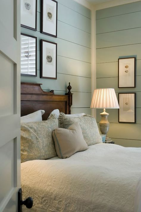 10 Cottage Style Bedrooms...Makeover Inspiration - Love of Family & Home Pretty Beach House, Cottage Tour, English Cottages, Farmhouse Style Bedrooms, House Of Turquoise, Coastal Bedrooms, Cottage Bedroom, Style Cottage, Design Del Prodotto