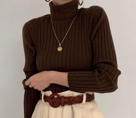 Brown Turtleneck Outfit, Turtleneck Outfit, Mens Trendy Outfits, Brown Long Sleeve, Brown Outfit, 60 Fashion, Fall Capsule Wardrobe, Color Cafe, Causual Outfits