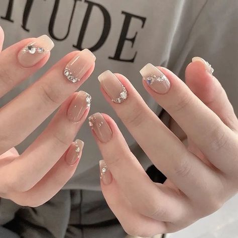 Beige And Gold Acrylic Nails, Short Asian Nail Design, Cute Nail Extension Designs, Minimal Glitter Nails, Nail Hot, 2023 Nails, Art Deco Nails, Asian Nails, Hello Nails