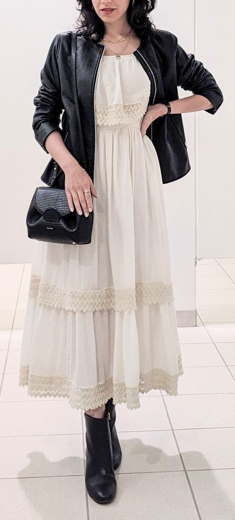 Maxi Dress With Leather Jacket, Flowy Dress With Boots, Black Dress And Leather Jacket, Western Long Dresses, White Dress Outfits, Maxi Dress With Jacket, White Maxi Dress Summer, Polene Bag, Lacy White Dress