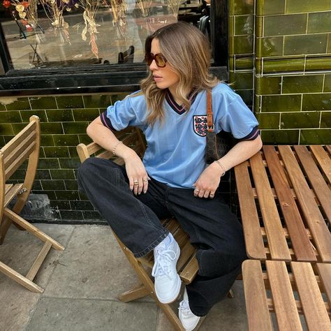 be silly not to own an England…right? @sportsdirectfootball #FootballStartsHere a d https://liketk.it/4JB9C Be Silly, Outfit Inspo Casual, Jersey Outfit, Disco Outfit, Football Outfits, Interview Outfit, Todays Outfit, Rainy Day Outfit, Sporty Outfits