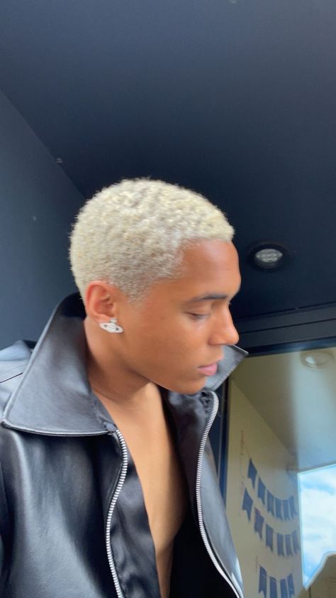 Blonde Buzzcut Black Man, Black Man Blond Hair, Buzzcut Men Black, Buzzcut Black Man, Black Men Buzzcut, Colored Buzzcut Men, Black Men Dyed Hair Ideas, Black Men Blonde Hair, Blonde Hair Black Men