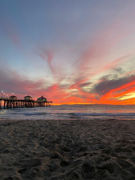 Huntington Beach California Aesthetic, Pretty Sunsets, Sunset California, Huntington Beach California, California Summer, California Sunset, Scenery Pictures, Coastal Life, I Love The Beach