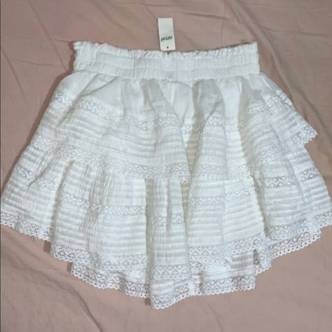 White rock n ruffle Aerie skirt Aerie Rock N Ruffle Skirt, White Frilly Skirt, June Vibes, Aerie Skirt, Ruffle Skirt Outfit, White Ruffle Skirt, Country Clothes, Ruffle Skirts, Dream Wishlist