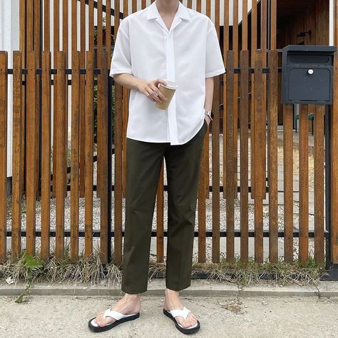 Outfits Philippines, Ankle Pants Outfit Men, Ankle Pants Outfit, Lee Jongwon, Smart Attire, Real Men Real Style, Korean Mens Fashion, Adidas Wallpapers, Minimalist Fashion Men