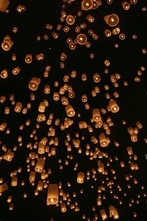 Sky Lanterns Photography, Chaing Mai Thailand, Lanterns Festival, Floating Lantern Festival, Festival Photos, Floating Lanterns, Sky Lanterns, Go Wallpaper, Visit Thailand