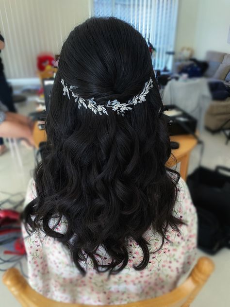 Wedding Hairstyles Half Up Half Down Black Hair, Wedding Makeup Black Hair, Half Up Half Down Wedding Hair Black, Dark Brown Wedding Hair, Bride Hairstyles Black Hair, Black Hair Wedding Styles, Wedding Hairstyles Black Hair, Black Hair Bride, Brown Wedding Hair