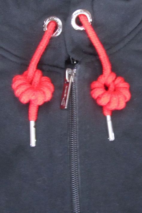 Hoodie String Knots Step By Step, Hoodie String Knots, Decorative Knots, Diy Step By Step, Knots Diy, Macrame Tutorial, Clothing Hacks, Video Tutorial, Crochet Necklace