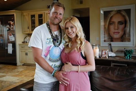 Heidi and Spencer Pratt Show Off Human-Size Crystals and Massive Self-Portraits on MTV's 'Cribs' Heidi And Spencer Pratt, Mtv The Hills, Martin Schoeller, Spencer Pratt, Leslie Jordan, Mtv Cribs, Second Child, Life Size, Reality Tv