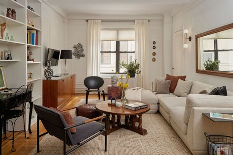 Nyc Apartment Decorating, Nyc Living, Apartment Decoration, Old Apartments, Contemporary Style Homes, Upper West Side, Nyc Apartment, Decoration Inspiration, One Bedroom Apartment