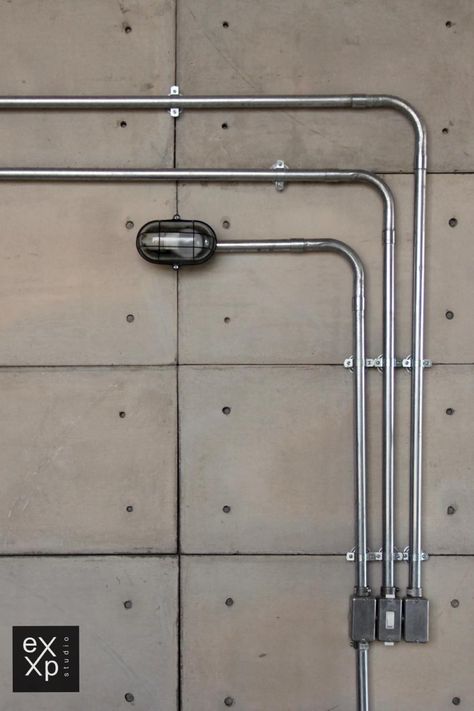 External Wiring Interior, Copper Electrical Conduit, Exposed Electrical Wiring Industrial Style, Galvanised Electrical Conduit, Conduit Lighting, Instalasi Listrik Industrial, Electrical Conduit, Industrial Ceiling, Clothing Store Interior