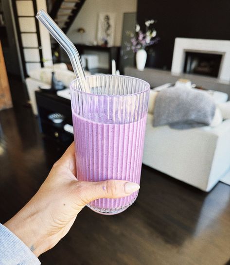 Blueberry Protein Cheesecake Shake (No Banana) — Protein Snack Queen Blueberry Cheesecake Protein Shake, Cheesecake Protein Shake, Blueberry Protein Shake, Cheesecake Shake, Lemon Blueberry Cheesecake, Clean Simple Eats, Cheese Alternative, Protein Cheesecake, Cheese Alternatives