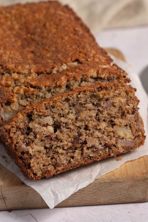 This oatmeal banana bread is incredibly hearty, moist, and delicious. Every slice is packed with bananas and good-for-you oats. The whole family will love it! Banana Bread Recipe With Oats, Banana Bread With Oats, Oat Milk Banana Bread, Banana Bread Oatmeal, Oats Banana Bread, Baked Oats Banana Bread, Banana Oatmeal Bread, Rolled Oats Banana Bread, Healthy Banana Bread Oat Flour