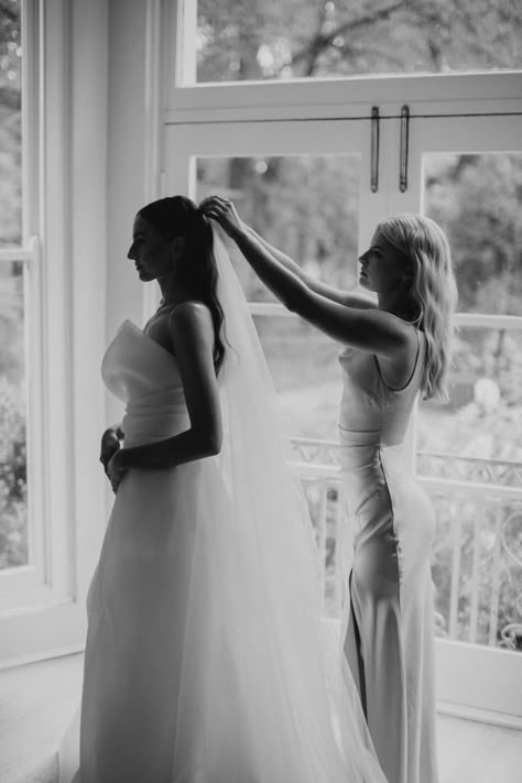 Twin Wedding Photos, Bride With One Bridesmaid, Bride And Groom Pictures Unique, Wedding Day Shoot, Bride And Moh Photo, Two Bridesmaids Photos, Brides With Bridesmaids Pictures, Wedding Day Pictures Must Have Wedding Photography, Brides Getting Ready Pictures