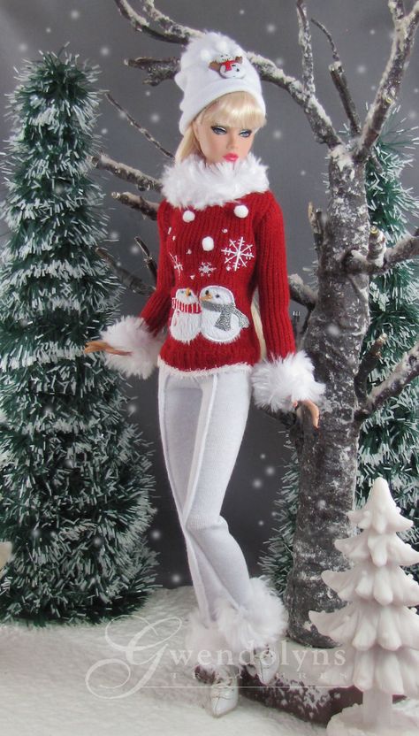 Barbie 2000, Snow Holiday, Fur Cuffs, Barbie Diorama, Christmas Barbie, Curvy Barbie, Cozy Outdoor, Barbie Clothes Patterns, Silkstone Barbie