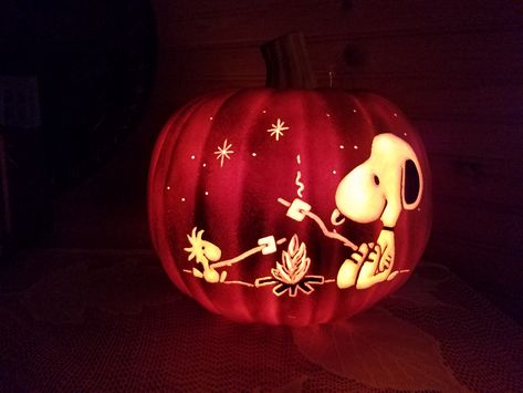 Carved this Snoopy and Woodstock campfire pumpkin!! Pumpkin Carving Skinning, Encanto Pumpkin Carving, Snoopy And Woodstock Pumpkin Carving, Snoopy Carved Pumpkin, Woodstock Pumpkin Carving, Pumpkin Carving Intricate, Gilmore Girls Pumpkin Carving Ideas, Pumpkin Carving Ideas Snoopy, Pumpkin Carving Snoopy