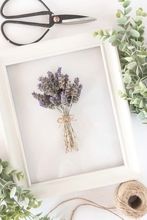 Easy lavender frame DIY using dried lavender and jute, so easy to create this pretty lavender wall decor! #lavenderdecor #lavenderflower #walldecor #diy #homedecor Lavender Kitchen Decor, Rustic Heart Decor, Lavender Frame, Lavender Wall Decor, Lavender Nursery Decor, Lavender Ideas, Lavender Nursery, Lavender Decor, Lavender Wall