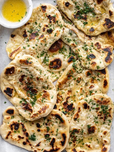 Garlic Butter Naan Best Naan Recipe, Butter Garlic Naan, Nann Bread Recipes, Naan Garlic Bread, Quick Naan Bread Recipe, Christmas Curry, Naan Bread Recipe Easy, Garlic Naan Bread Recipe, Garlic Naan Bread