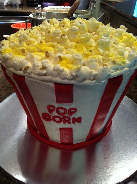 Popcorn Cake Popcorn Cake, Carnival Cakes, Popcorn Bag, Pull Apart Cupcake Cake, Pull Apart Cake, Cake Pulls, Movie Cakes, Pull Apart Cupcakes, Cupcake Cake Designs