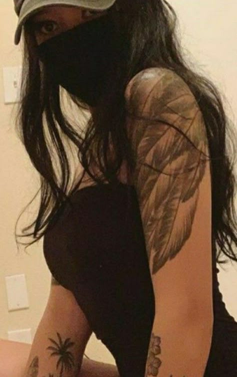 Bella Porch Tattoo, Bella Poarch Tattoo, Wing Tattoos, Bella Porch, Mom Aesthetic, Bella Poarch, Wings Tattoo, Dream Room Inspiration, Back Tattoo