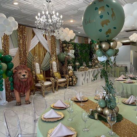 𝐻💍𝓊𝓈𝑒 🎩𝒻 𝓉𝒽𝓇👑𝓃𝑒𝓈 on Instagram: "Safari Baby Shower 🦒🍃🦁🍃🐘 Venue & Decor @houseofthronesevents Balloons & Rentals @chicagolandluxerentals Desserts @gl_creations" Green Gold Baby Shower Ideas, Green Boy Baby Shower Ideas, Lion King Baby Shower Food Ideas, Gender Reveal Safari Theme, Safari Gender Reveal Jungle Theme, Safari Baby Shower Table Decor, Lion Theme Baby Shower Ideas, Safari Baby Shower Boy Decorations, Baby Shower Jungle Theme Boy