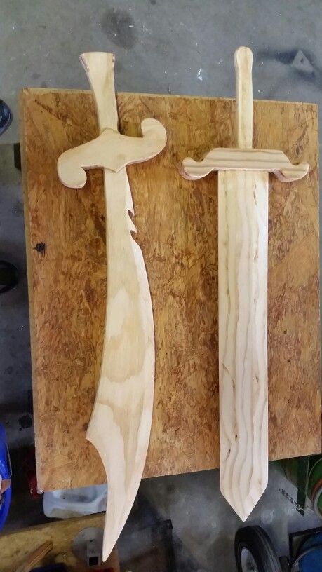 For my little wariors Small Easy Wood Projects, Wooden Swords, Kids Woodworking Projects, Tre Kunst, Wood Toys Plans, Wooden Toys Plans, Carpentry Projects, Woodworking Projects For Kids, Woodworking For Kids