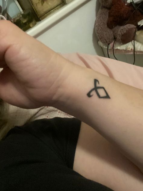 Angelic Rune, Hunter Tattoo, Bookish Tattoos, Rune Tattoo, Movie Tattoo, Planet Tattoos, Tattoos For Lovers, Stylist Tattoos, Small Hand Tattoos