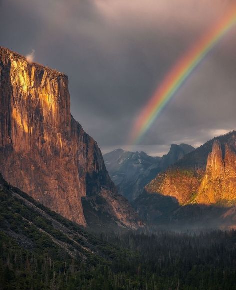 Chasing rainbows in Yosemite and discovering the magic at the end 🌈✨ 📸@austinpedersen__ #nationalpark #yosemite #yosemitenationalpark #yosemitevalley #yosemitefalls #mountain #hiking #hikingadventures Yosemite Photography, Yosemite Trip, Chasing Rainbows, End Of The Rainbow, Yosemite Falls, Yosemite Valley, National Parks Trip, G Adventures, Country Side