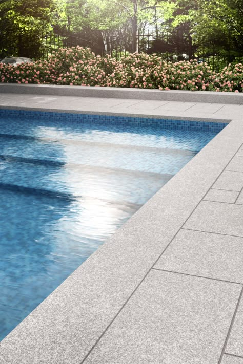 Pool Deck Stone Ideas, Paved Pool Area Ideas, Marble Pool Coping, Modern Pool Coping, Pool Hardscape, Porcelain Pool Coping, Concrete Pool Coping, Pool Hardscape Ideas, Cool Decking Around Pool