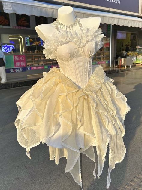 🙄 Ruffle Detail Dress, Cupcake Style Dress, Pretty Fancy Dresses, Pretty Corset Dresses, Dress Ruffles Drawing, Aethstetic Dress, Lace Skirt With Ruffles, Dresses With Corsets On Top, Lolíta Dresses