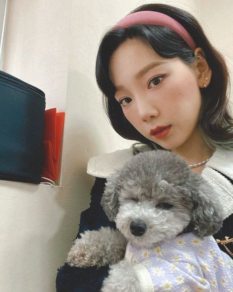 Taeyeon Selca, Taeyeon Snsd, Girls' Generation Taeyeon, Kim Tae Yeon, Snsd Taeyeon, Baby Puppies, 인물 사진, Girl Icons, Girls Generation