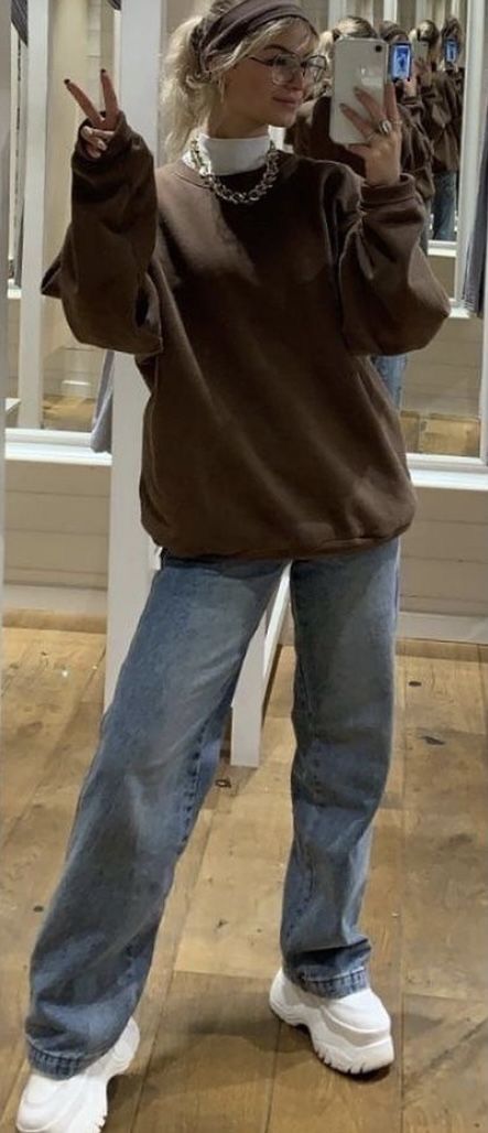 Brown Crewneck Outfit, Crewneck Outfits, 40s Mode, Crewneck Outfit, Brown Crewneck, Looks Pinterest, Indie Style, Aesthetic Fits, Brown Outfit