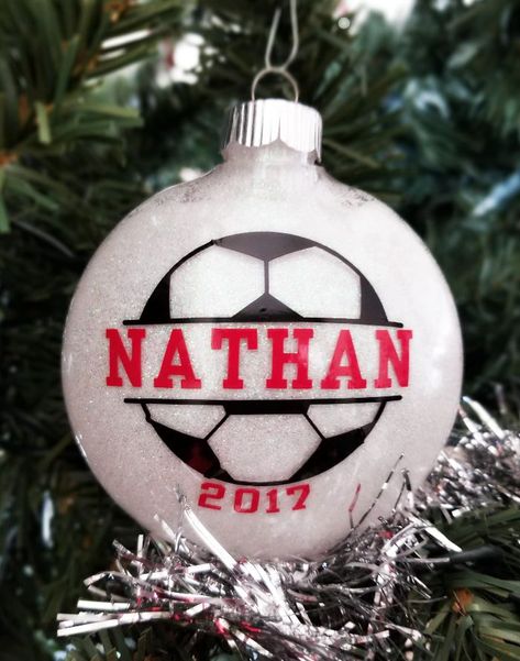 Soccer Ornaments Diy Gift Ideas, Diy Soccer Ornaments Christmas Gifts, Soccer Ball Ornament Diy, Sport Ornaments Diy, Soccer Christmas Ornaments, Diy Soccer Ornaments, Sports Ornaments Diy, Grinch Balls, Soccer Ornaments