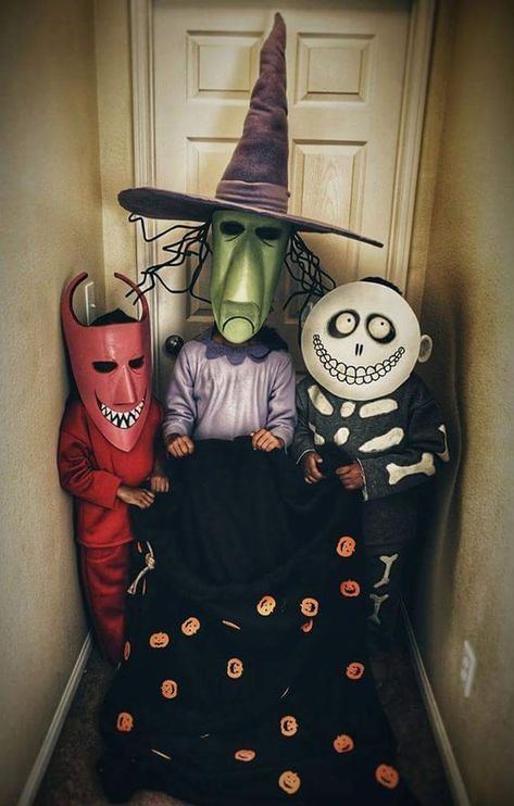 ideas-disfraz-ninos-halloween-euroresidentes Diy Fantasia, Nightmare Before Christmas Costume, Halloween Infantil, Halloween Fest, Trio Halloween Costumes, Fröhliches Halloween, Halloween Tattoo, Zucca Halloween, Halloween 2016