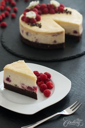 Brownie Raspberry Cheesecake : homecookingadventure Brownie Raspberry, Cookie Dough Cake, Brownie Cheesecake, Diy Hack, Torte Cupcake, Cheesecake Cupcakes, Cheesecake Brownies, Raspberry Cheesecake, Chocolate Dessert Recipes