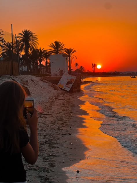 Your best destination to watch sunset in Tunisia is Monastir 🌅❤️ Tunisia Hammamet, Tunisia Africa, Watch Sunset, Gap Year Travel, African Sunset, Top Places To Travel, Desert Life, Sunset Photos, Africa Travel