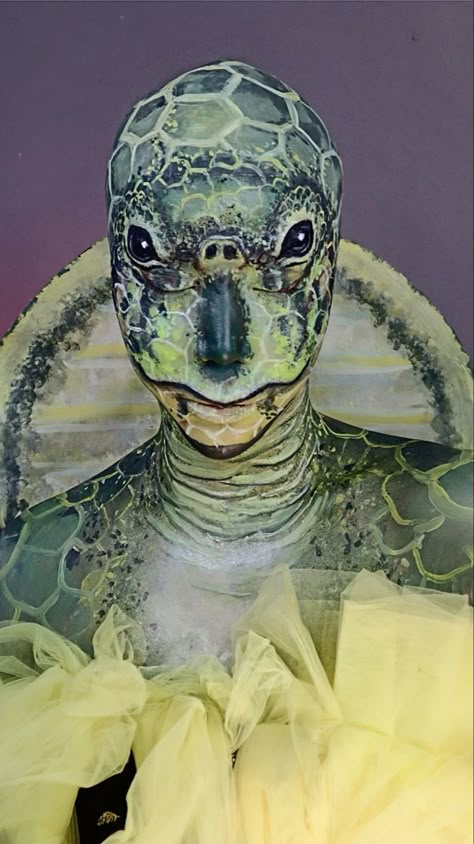 Sea Turtle Face Paint, Turtle Makeup Ideas, Sea Turtle Makeup, Lizard Woman, Turtle Makeup, Turtle Costume, Fish Costume, Animal Makeup, Turtle Costumes